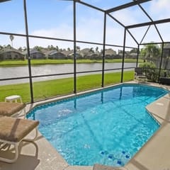 Ref 09. Stunning villa private pool. Lake Berkley Resort.