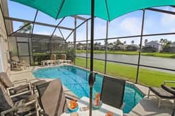 Ref 09. Stunning villa private pool. Lake Berkley Resort.