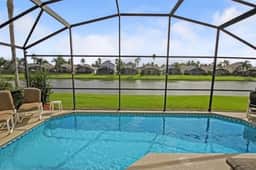 Ref 09. Stunning villa private pool. Lake Berkley Resort.