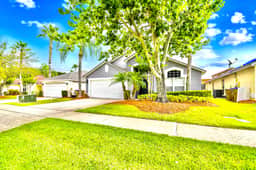 Ref 05. Stunning villa on Lake Berkley Resort. Near Disney