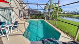 Ref 04. Lake Berkley. Superb Villa  lake view and own pool.