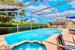 Ref 991PF. Modern villa, own pool. Pet friendly. Near Disney