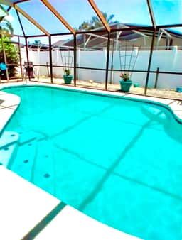 Ref 993PF. Family home, free BBQ. Near Disney. Pet friendly