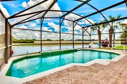 ref 125. Fabulous villa own pool, games room. Near Disney