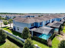 Ref 28. Family home on Stunning waterpark Windsor Resort - Image 2