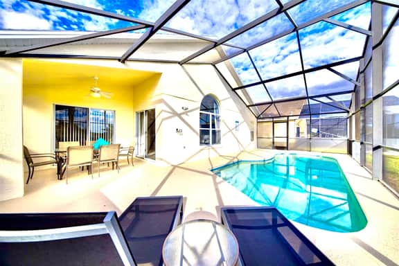 ref 85. Stunning Villa with south facing pool. Near Disney