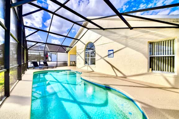 ref 85. Stunning Villa with south facing pool. Near Disney