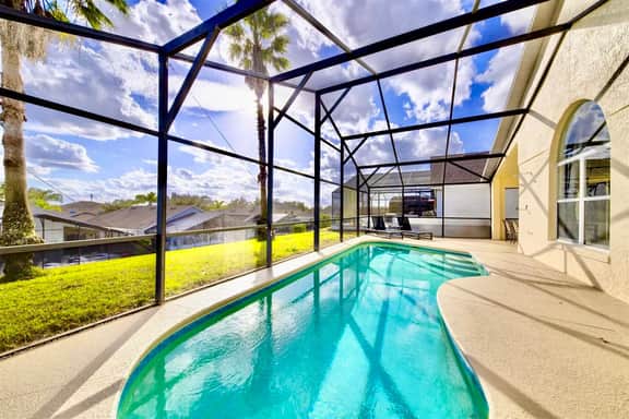 ref 85. Stunning Villa with south facing pool. Near Disney