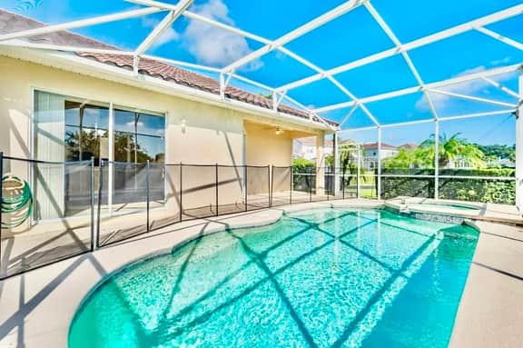 Ref 86. Stunning Villa with pool. Recent refurb. Near Disney