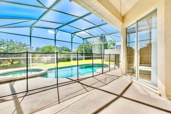 Ref 86. Stunning Villa with pool. Recent refurb. Near Disney