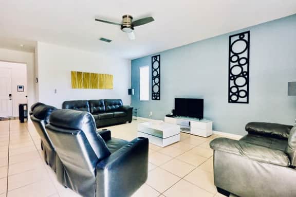 Ref 96. Stunning spacious villa with own pool. Near Disney