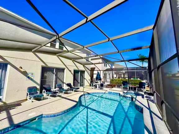Ref 18. Fabulous lake view villa, own pool/spa. Lake Berkley