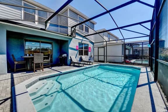 Ref 28. Family home on Stunning waterpark Windsor Resort - Image 2