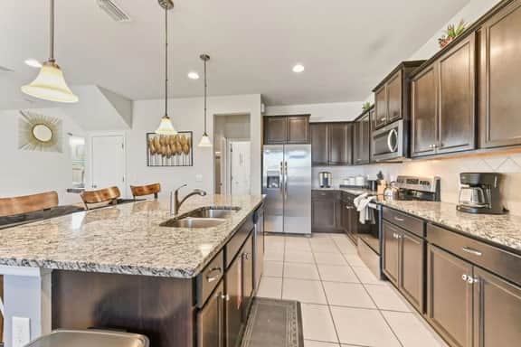 Ref 28. Family home on Stunning waterpark Windsor Resort - Image 4