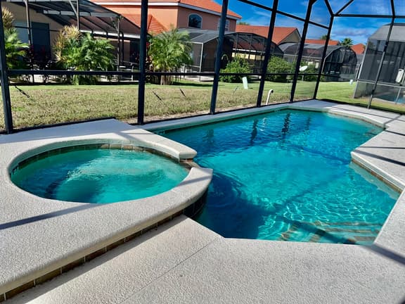 Ref 37. Modern family 6 Bed Villa with pool/spa. Nr Disney