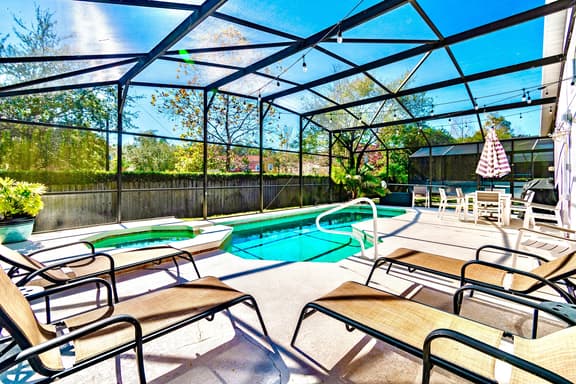 Ref 06. Stunning luxury villa on 5 Star Lake Berkley Resort.