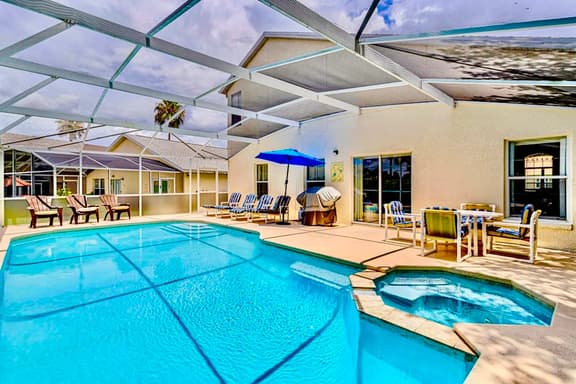 Ref 991PF. Modern villa, own pool. Pet friendly. Near Disney