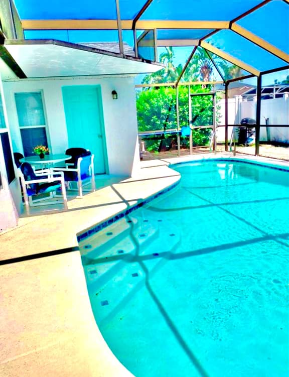 Ref 993PF. Family home, free BBQ. Near Disney. Pet friendly