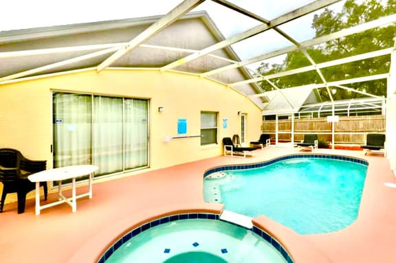 Ref 95. Modern family villa own pool & games room. Nr Disney