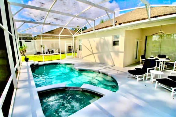 Ref 33. Golf Paradise. Stunning villa on Highlands Reserve